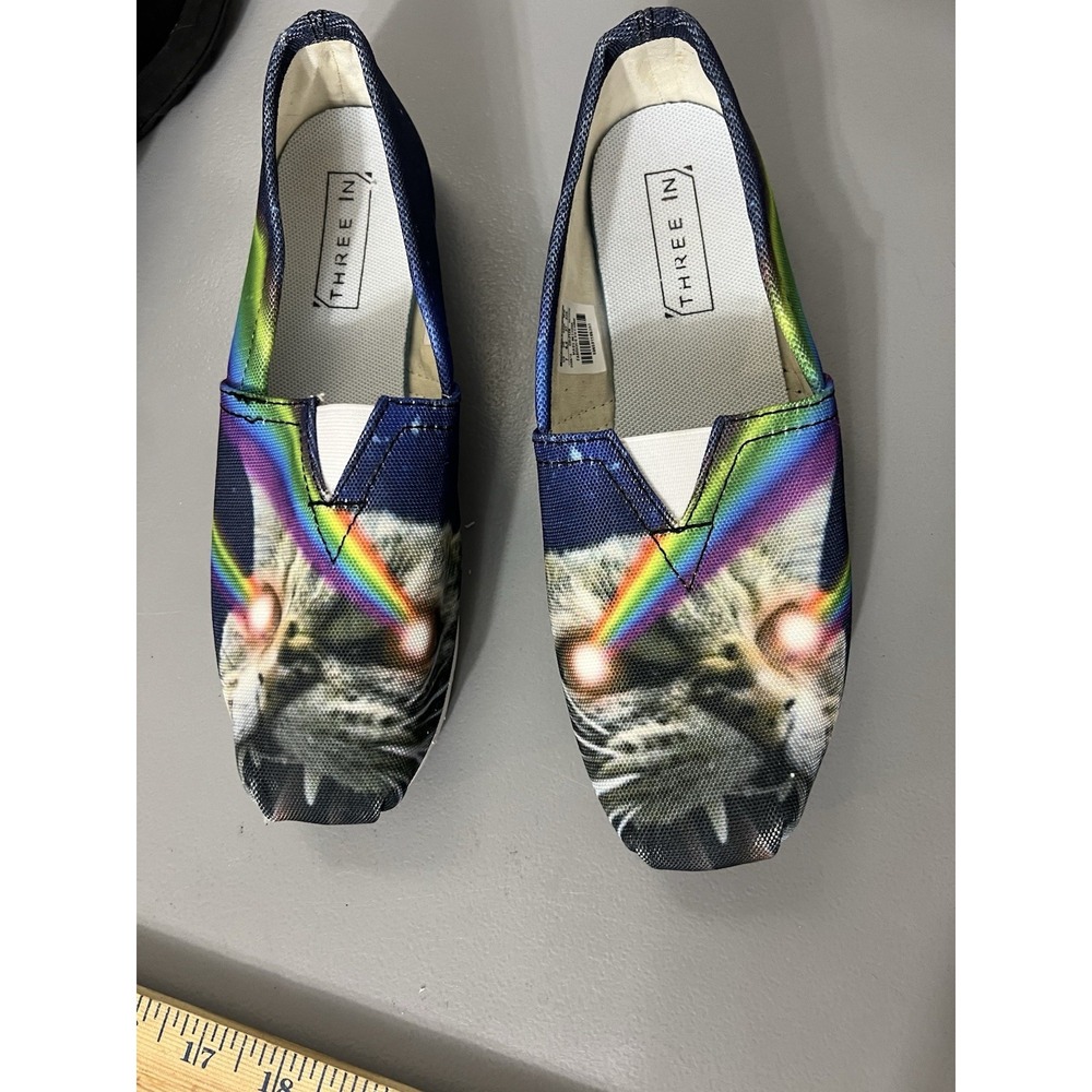 Three In Angry  Cat Shooting Lasers From Eyes Canvas Slip On Shoes Womens Sz 7